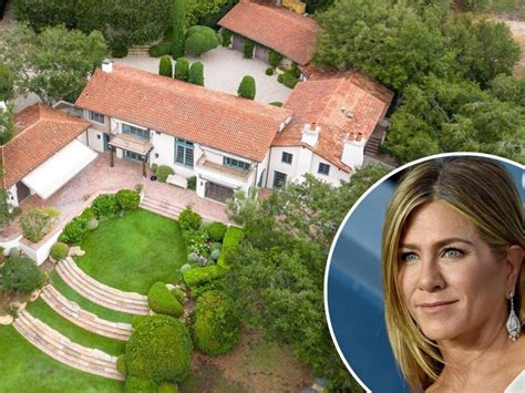 jennifer aniston real estate.